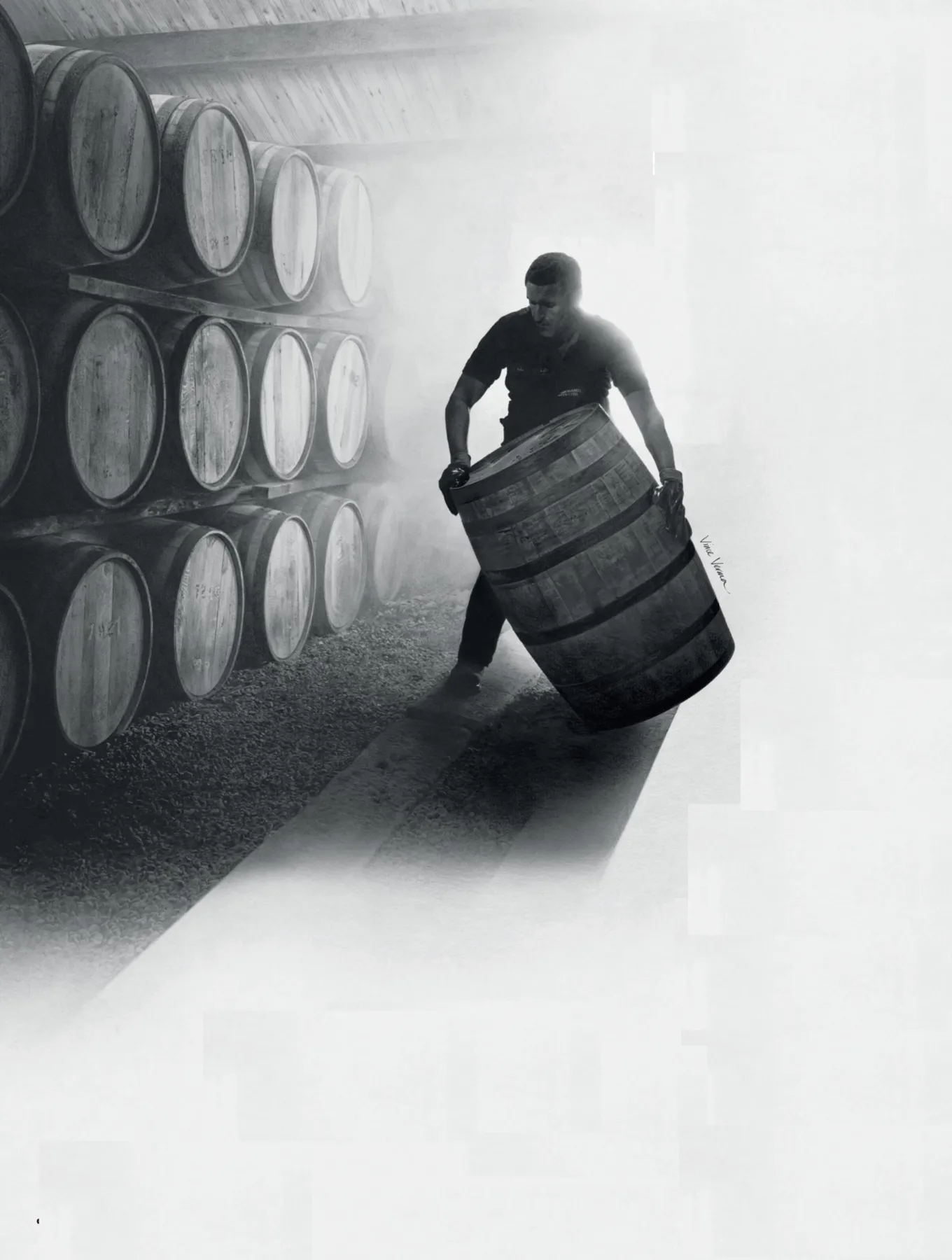 Working with wooden barrels in the cellar